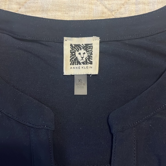 Anne Klein navy tank blouse - Picture 2 of 6